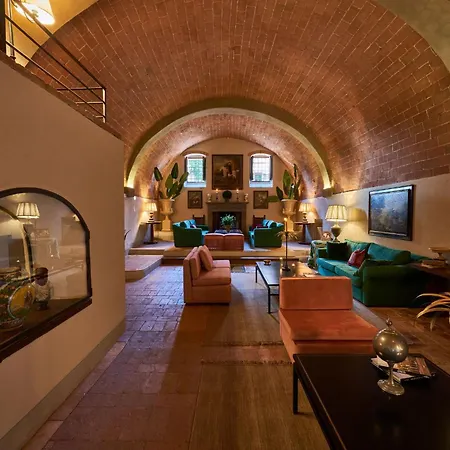 Isaia 31 Villa Monteriggioni